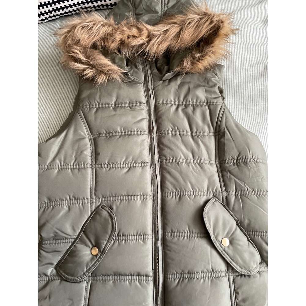 BONGO Olive Green Puffy Vest with Removable Hood - Picture 15 of 16